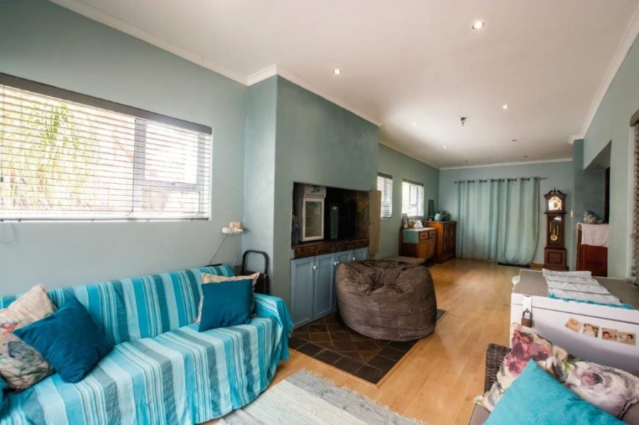 4 Bedroom Property for Sale in Kabeljauws Eastern Cape